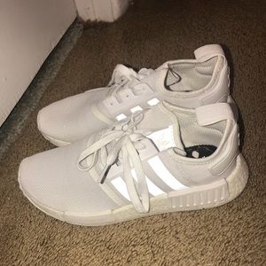 NMD TRIPLE WHITE MENS 7 BASICALLY NEW